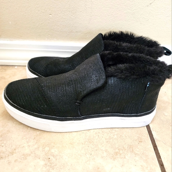 Toms Paxton Slipon Black Leather Faux Fur Boot - Picture 1 of 4